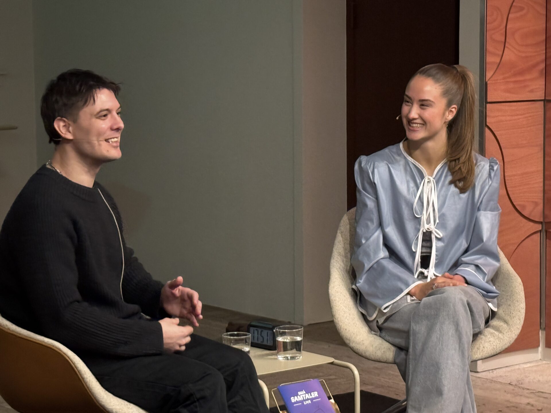 Bjørk Nørremark og Caspar Eric Små Samtaler Nørrebro Teater